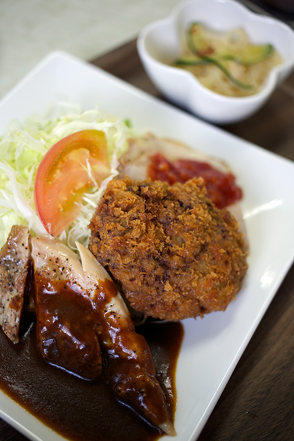 港町食堂のミックスグリル定食