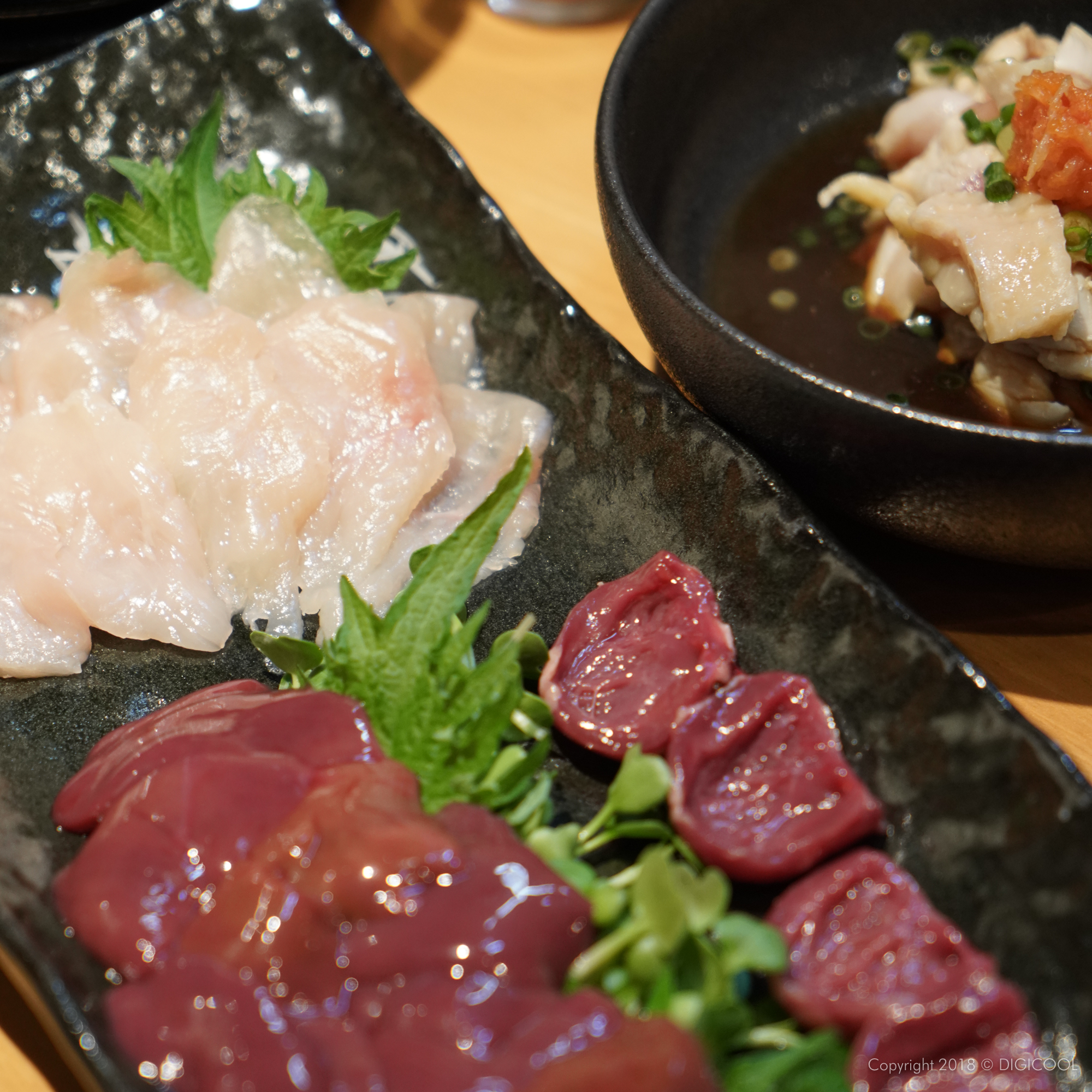 名古屋市・〆は伏見の「ふじみや」で名古屋コーチンの刺身食べ比べ♪