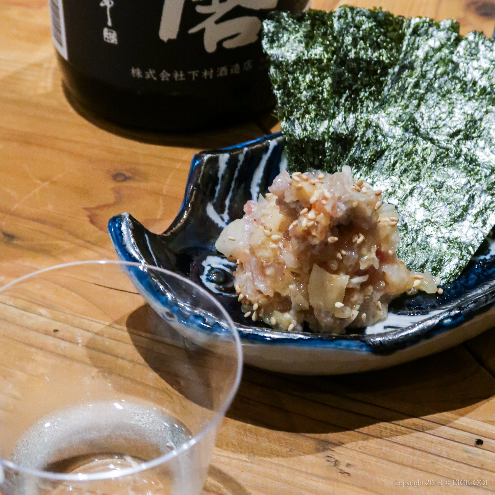 東京都新宿区・神楽坂の「SAKE BAR オトナリ」は酒よし、料理よし、雰囲気よしで通っちゃいました。