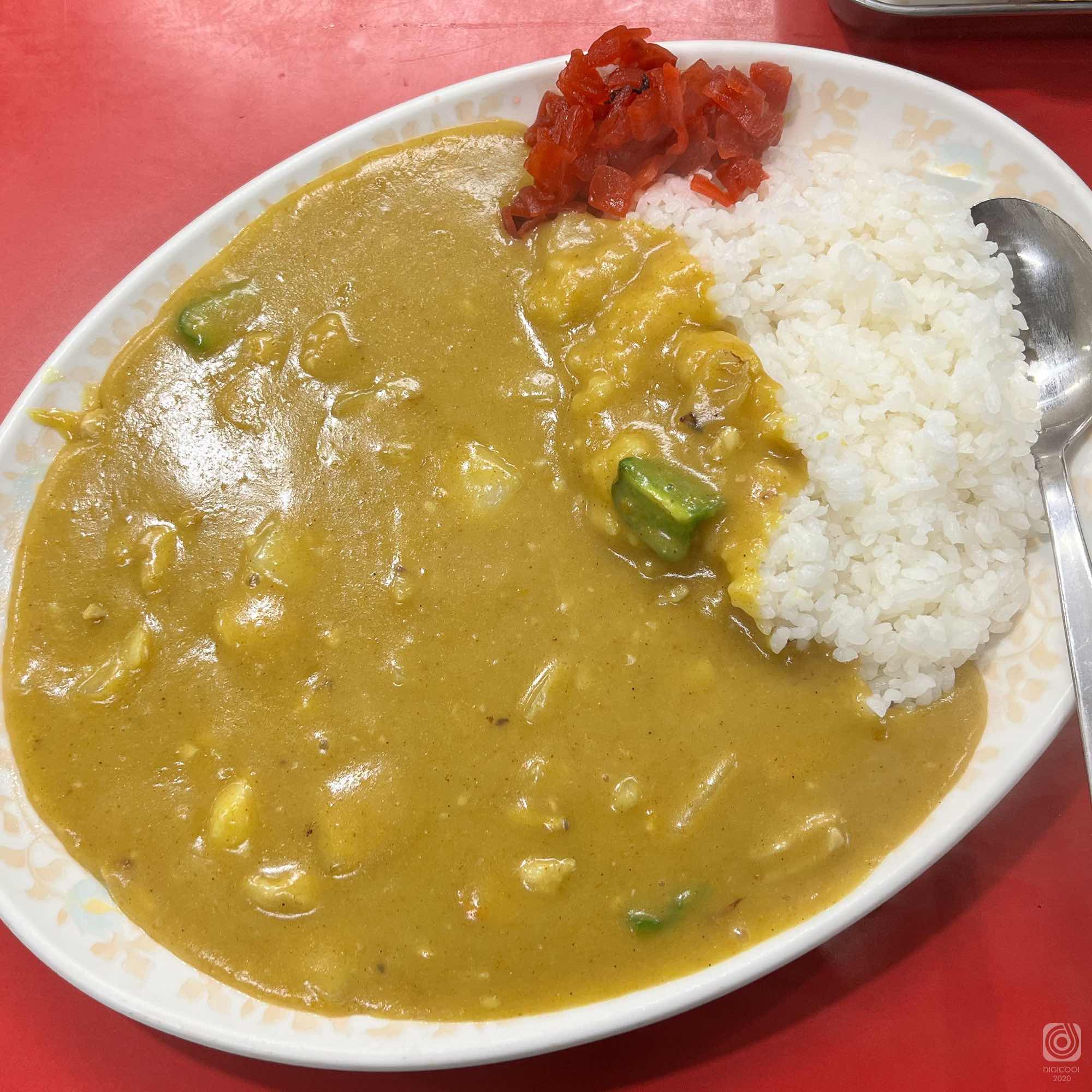 沖縄市・オレ的ナンバーワン黄色いカレーの「めん匠」で黄色いカレー食べ納め。