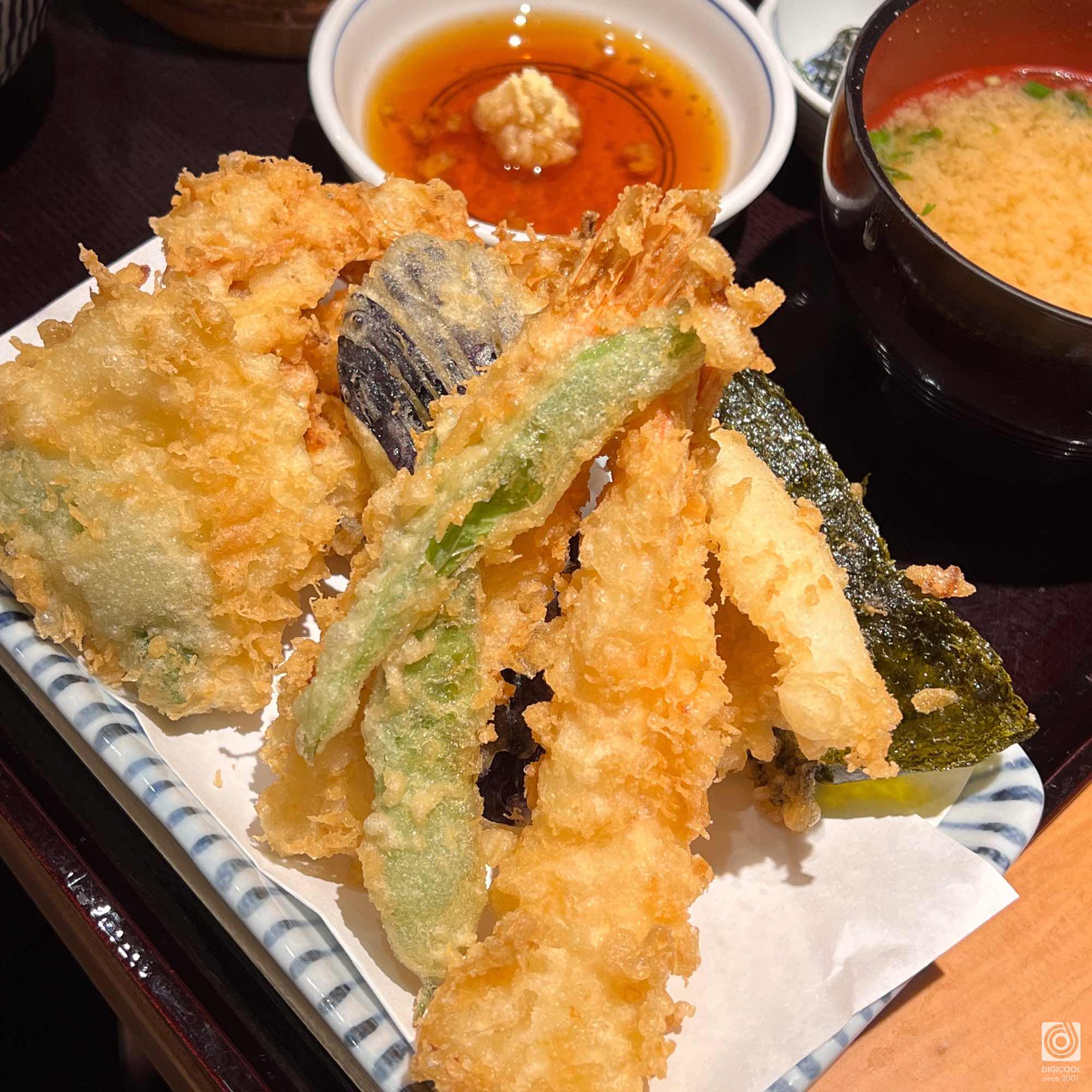 東京都 新宿区・暑い日のランチは「天丼・天まぶし 天吉屋」の天まぶしでガッツリを暑気払いだ！