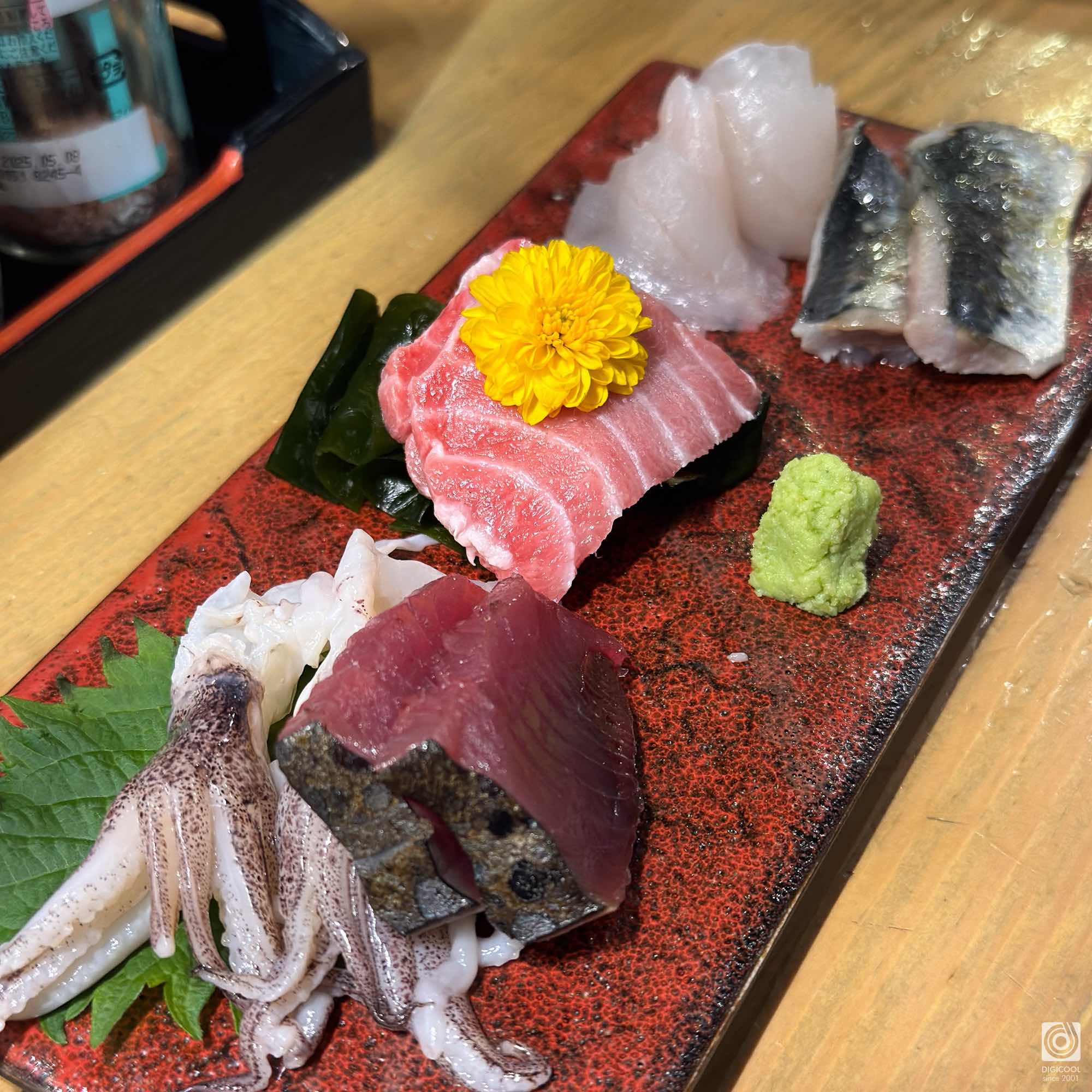 愛知県 名古屋市・美味しい刺身を安く楽しめる「立呑み 魚椿」で昼から飲める幸せよ♪