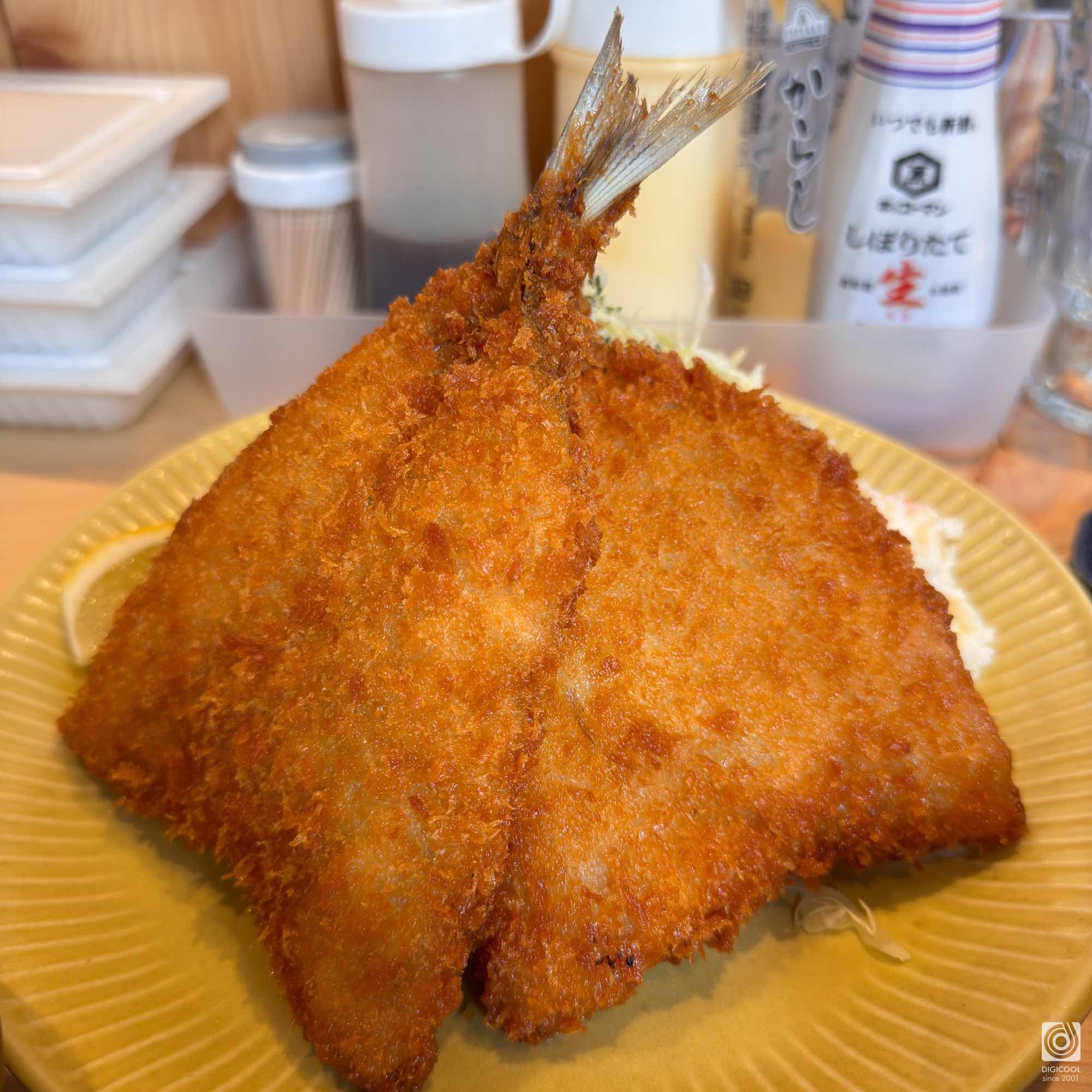東京都 大田区・デカいアジフライが2枚！「食堂 そら豆」のWアジフライ定食で満腹になっちゃいました。