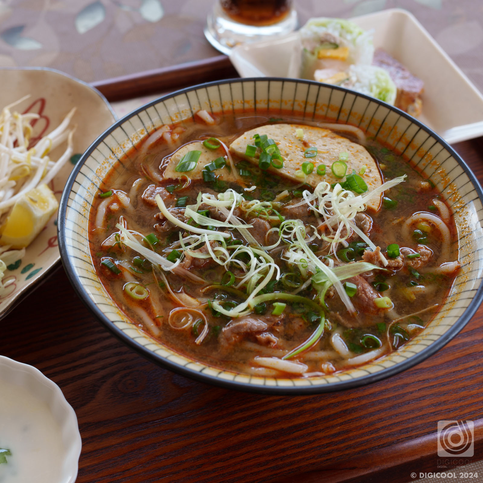 沖縄県 沖縄市・ベトナム食材を扱う「ZAKIMI TUAN MART」で本格ベトナム料理ブン・ボーを食べてきました。
