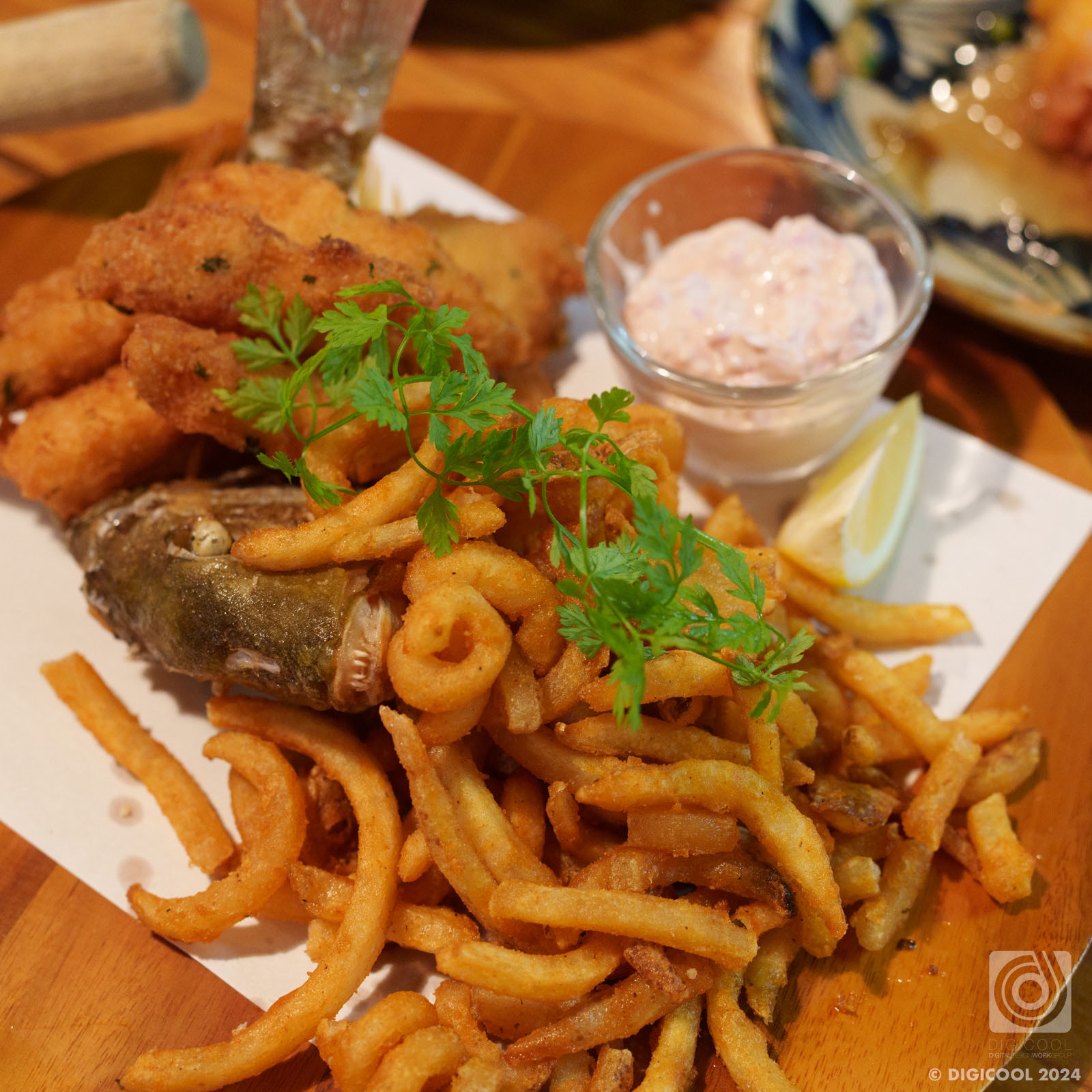 沖縄県 竹富町・西表島のうなりざきにあるオシャレ居酒屋「里主」で決起集会！食べまくりました。