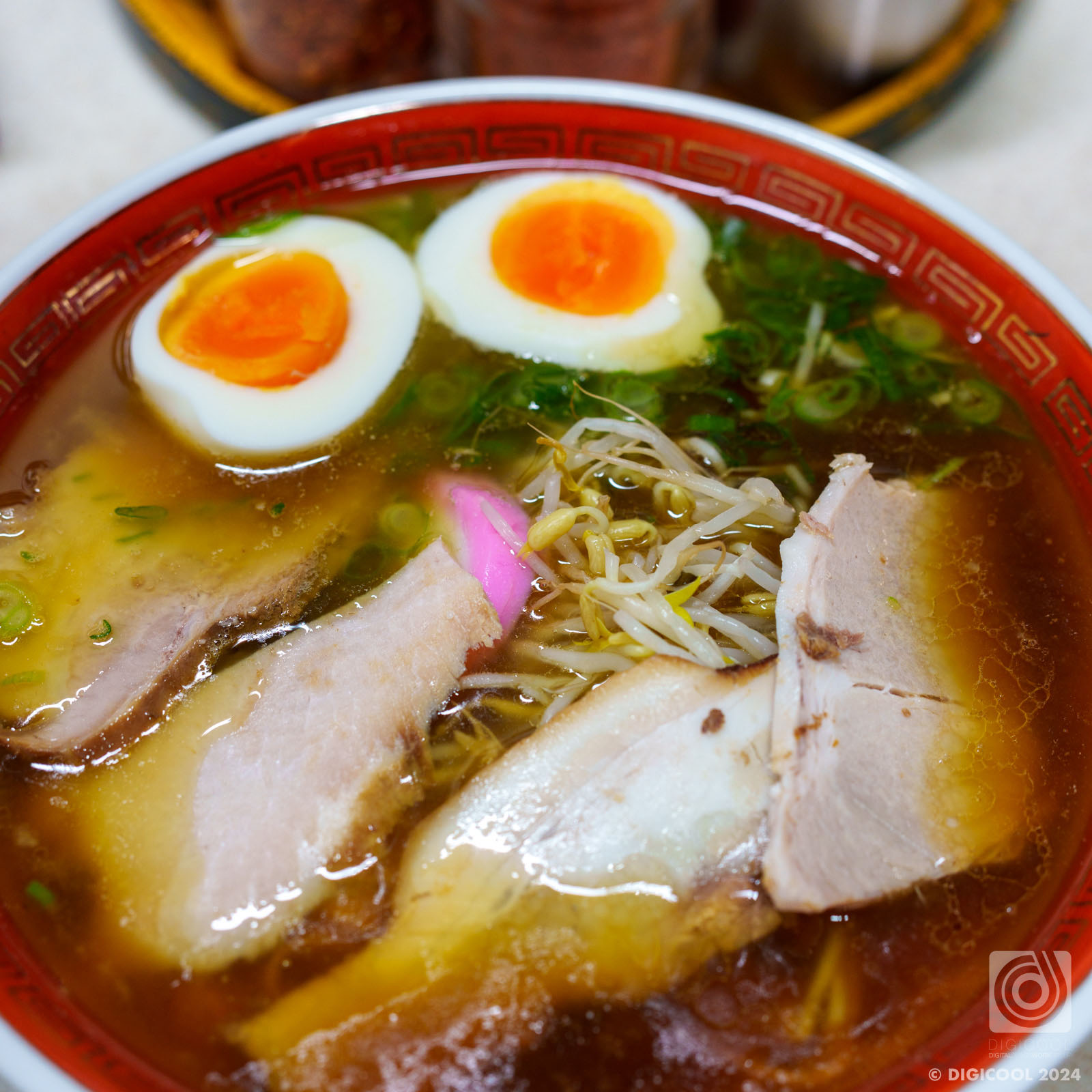 岡山県 岡山市・行列必至の人気ラーメン店「天神そば」で濃厚醤油の中華そばを食べてみました。