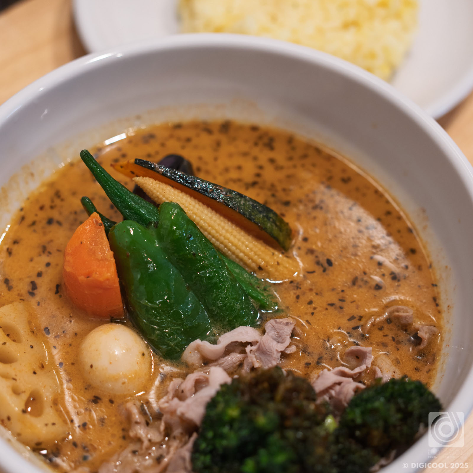沖縄県 那覇市・札幌では行列ができるスープカレー！？「SOUP CURRY KING」で美味しいスープカレーを食べてきた。