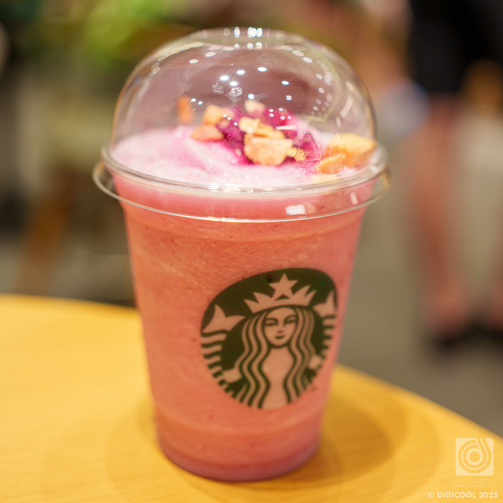 シンガポール ダウンタウンコア・念願の植物園のあとは「Starbucks @ Active Garden」のひんやりリフレッシャーズで休憩。