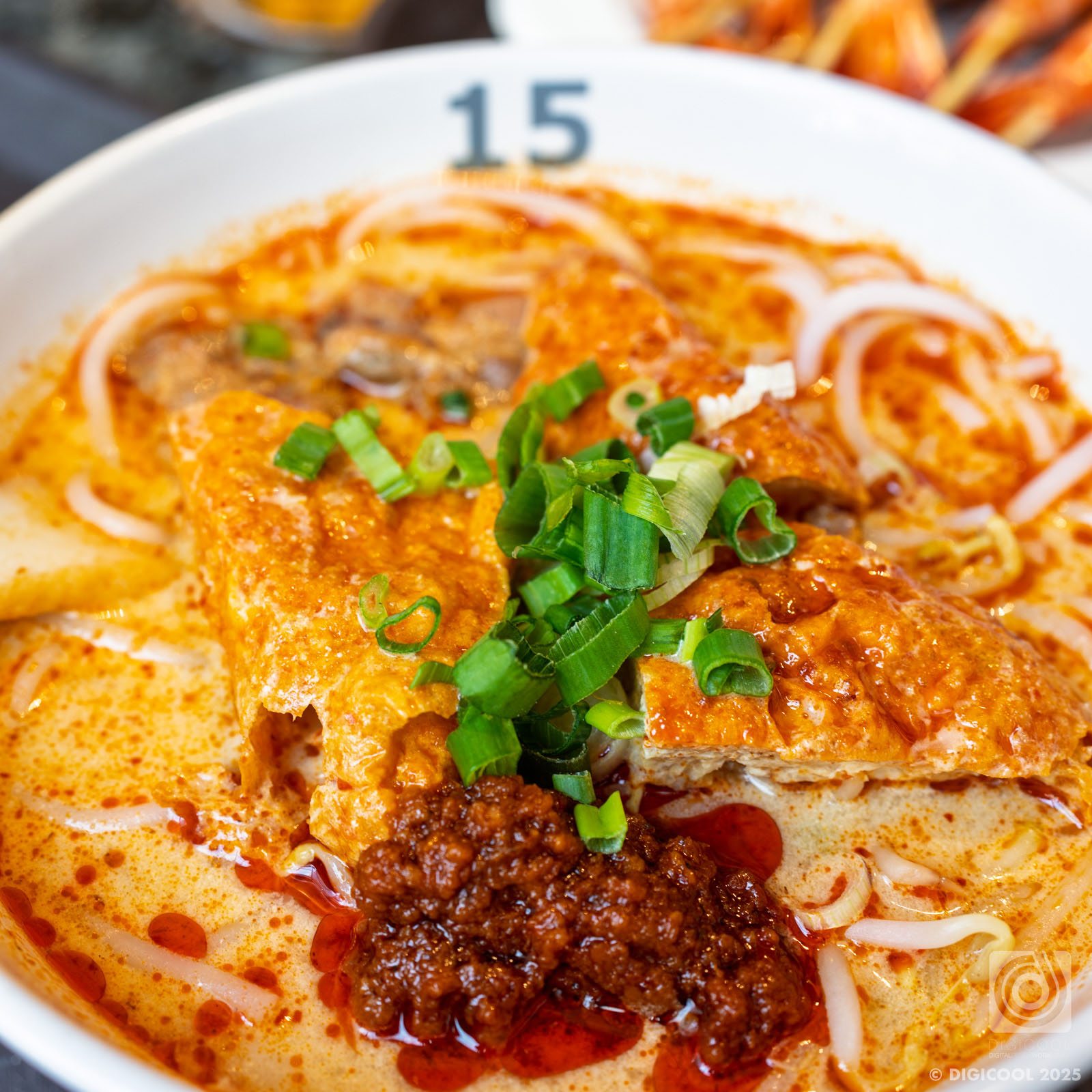 シンガポール ダウンタウンコア・オフィス街のド真ん中にある屋台街「ラオパサ」で名物いろいろ食べ歩き！