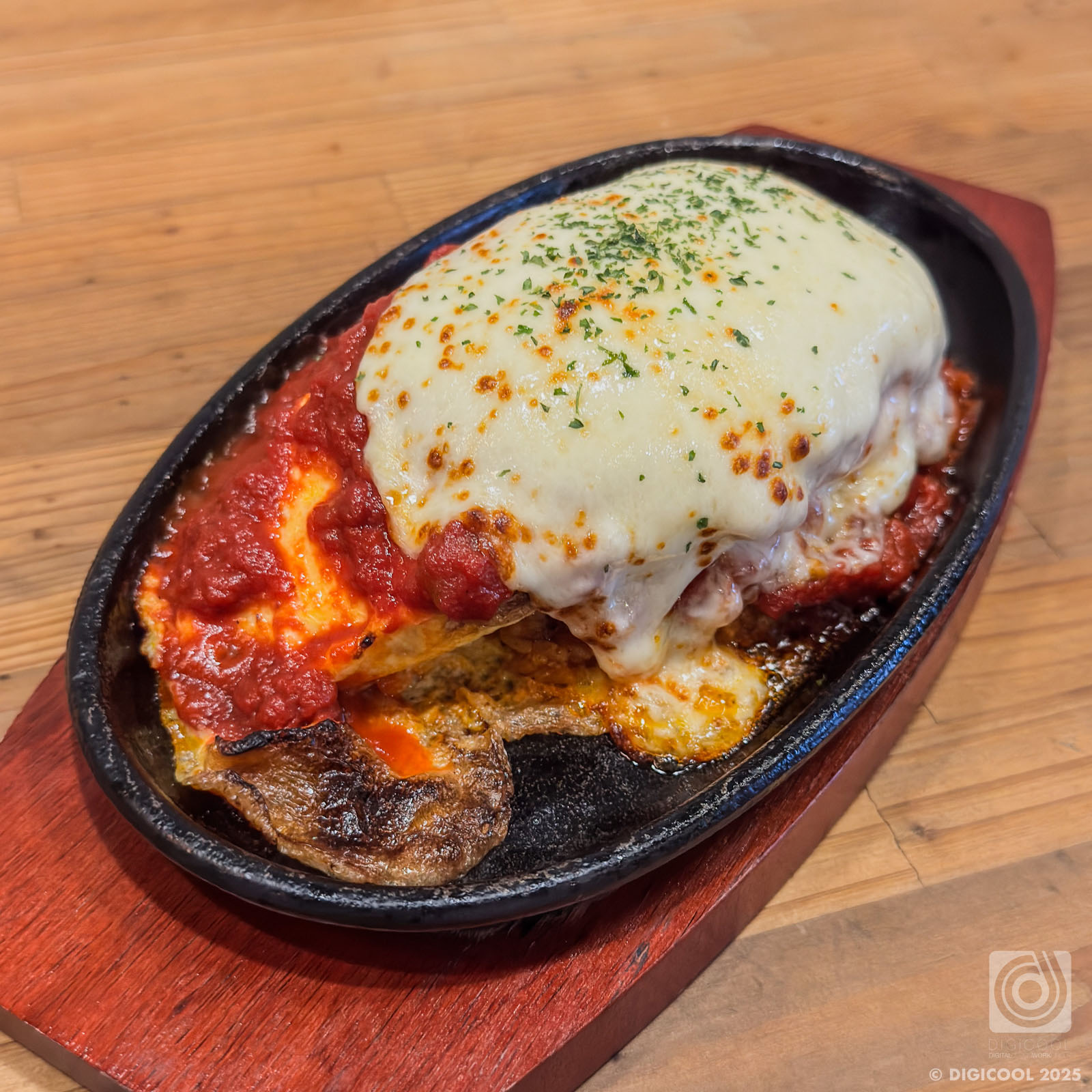 沖縄県 沖縄市・たまごを1人前3個！？「エッグライク」の焼きオムライスが豪快な美味さだった！