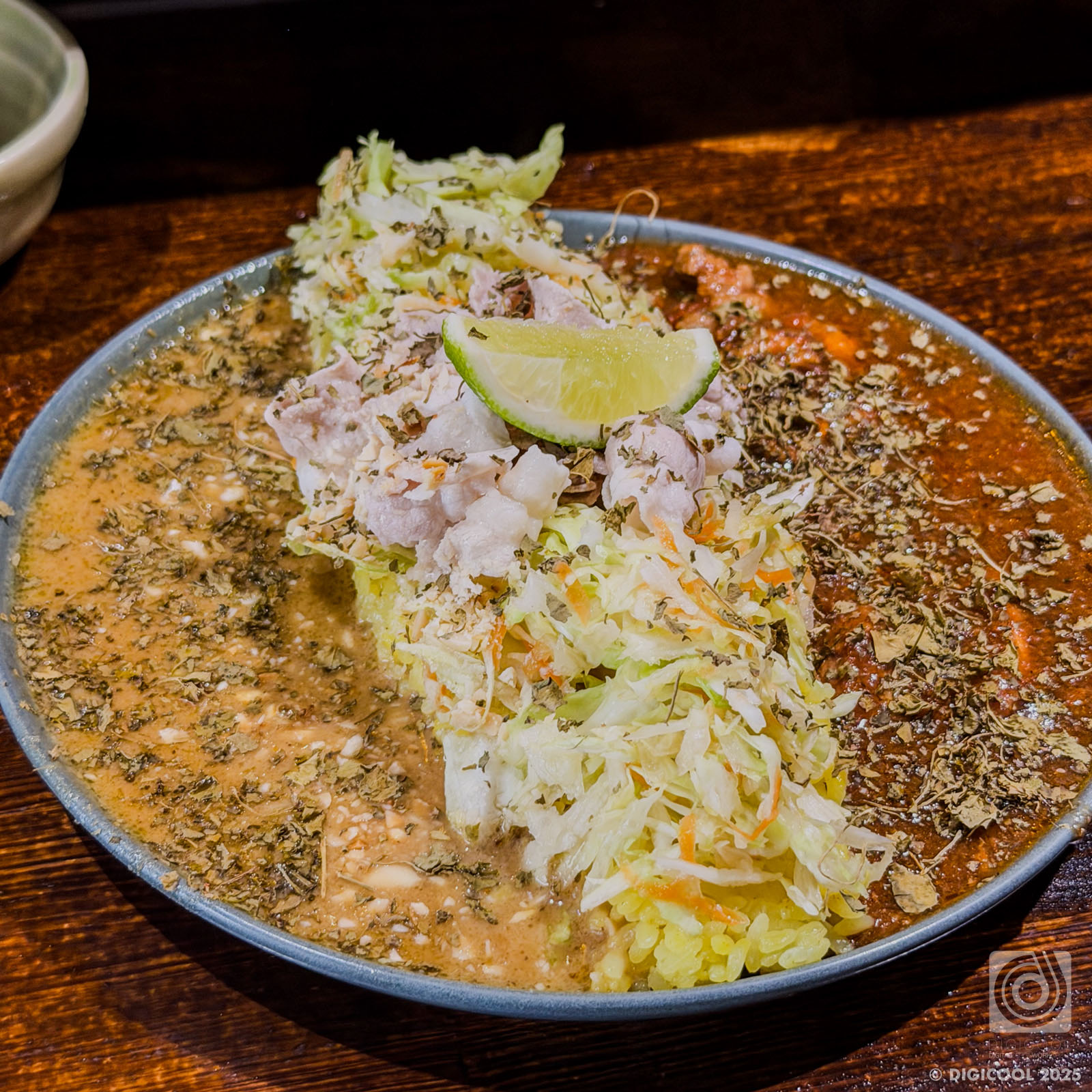 沖縄県 那覇市・「ペーカリー」でスッキリ、サッパリなスパイスカレー“ムーマナオカリー”を食べてきた。